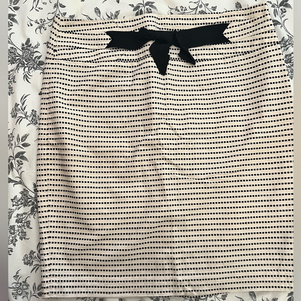 The Limited Black and White Polka Dot with Bow Detail Skirt Size 10